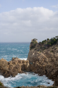 Die Wellen im Planschbecken schlagen hoch Planschbecken