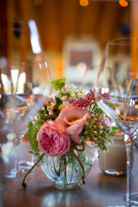 Tischgedeck mit Blume Tischgedeck mit Blume